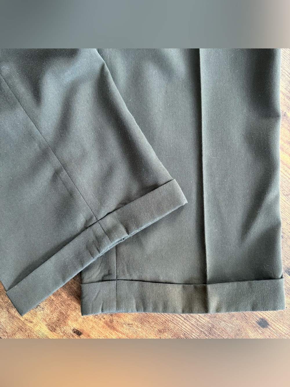 Vintage 90s Olive Green High Waisted Pleated Trousers ~ Size 34 x 29.5 - Picture 8 of 10
